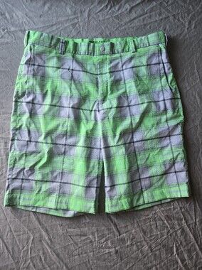 Nike Green and White Plaid Flat Front Men’s Golf Shorts